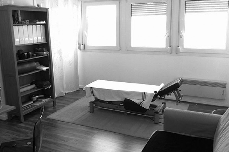 galerie_table_consultation_osteopathe_troyes